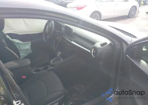 2021 Kia Forte Fe z USA, uszkodzony, nr VIN 3KPF24AD4ME314180